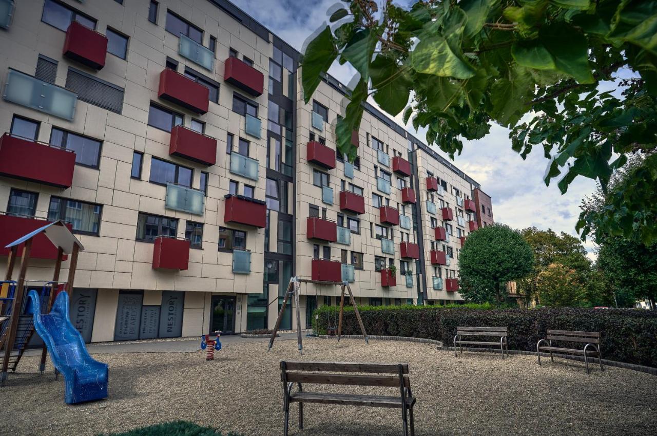 Štýlový byt v centre mesta s podzemným parkovaním Košice Exterior foto